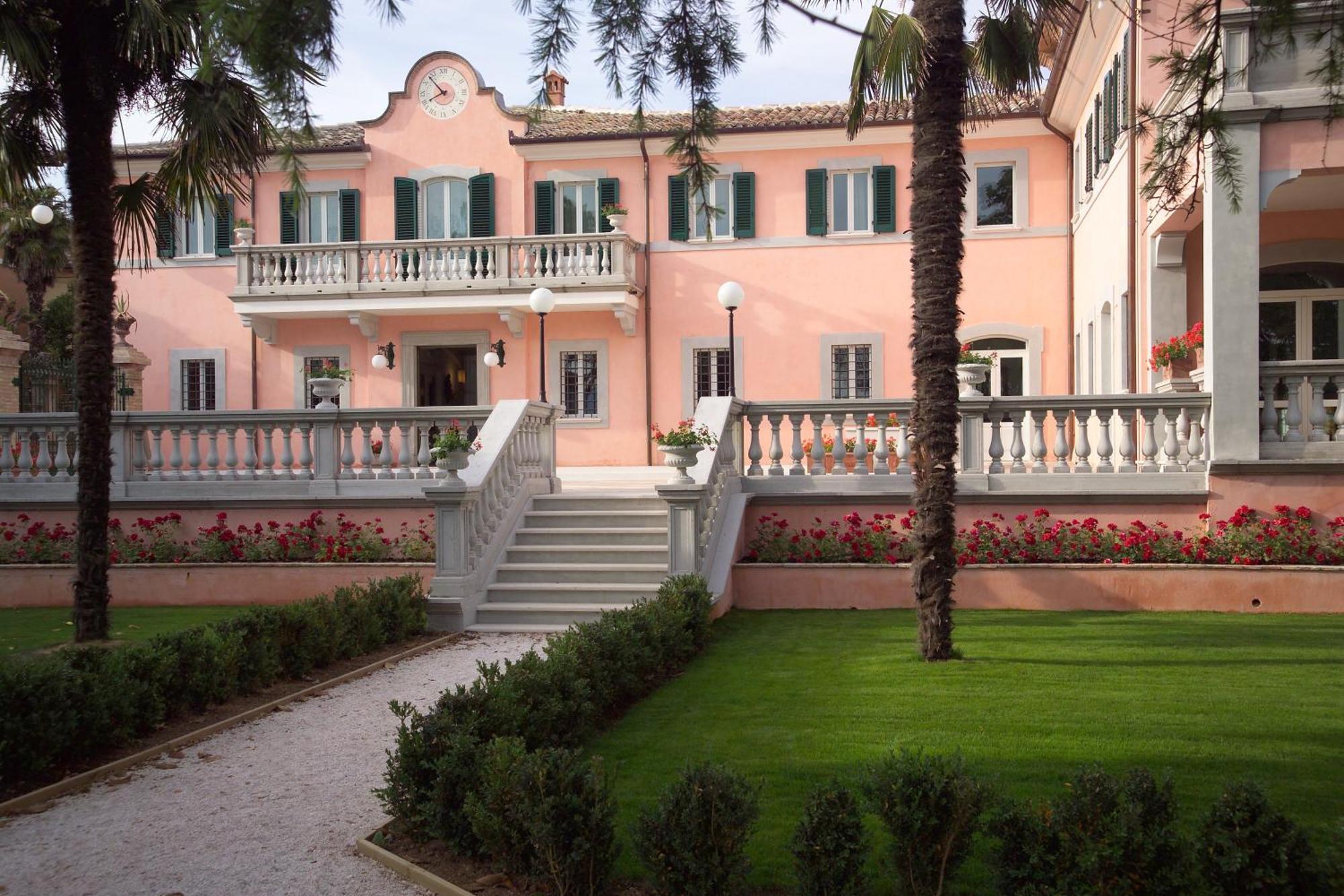 Hotel Santa Barbara 4*